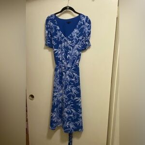 Talbots Fit & Flare Dress Size 10 Floral Etched Toile Belted Smocked Blue White